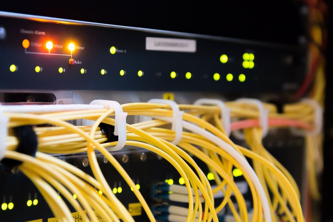 <h5><b><center>Desarrollos especiales en la integración de Software y Hardware.</b></h5>